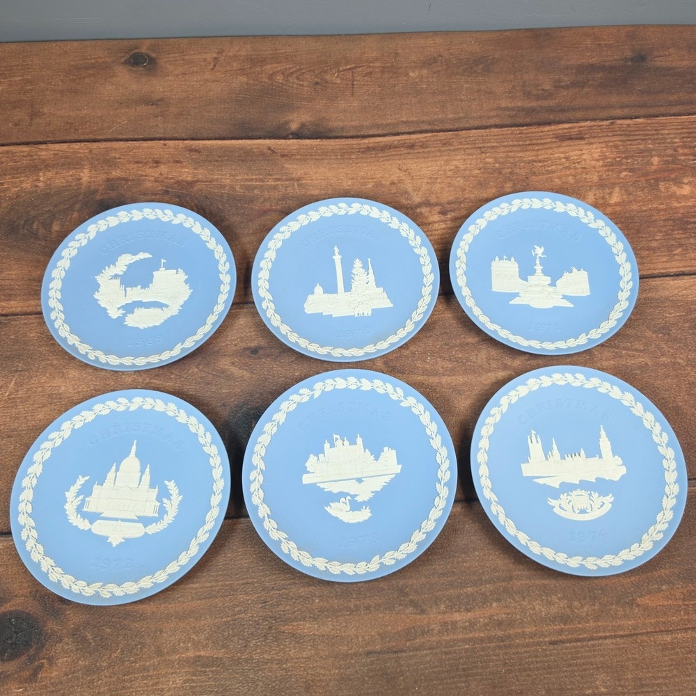 Wedgwood Jasperware Christmas Plates Set 1969-1974 Blue Excellent London Scenes